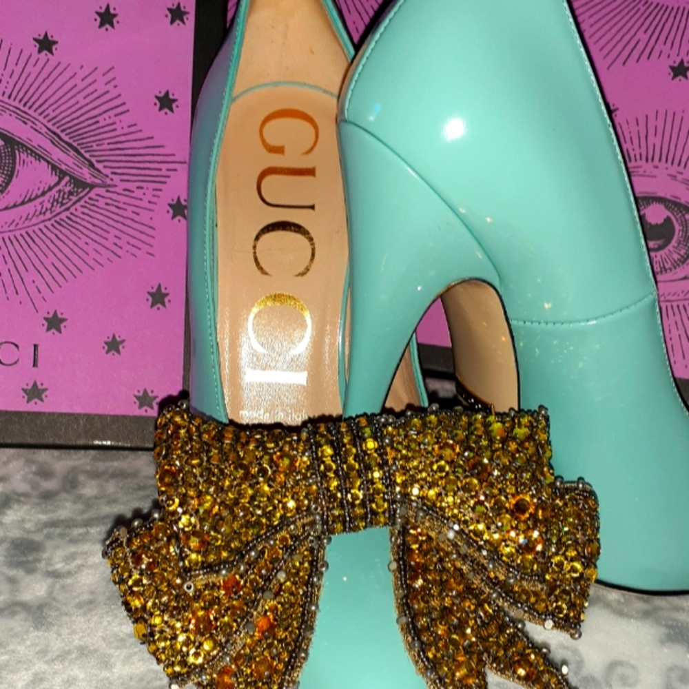 AUTHENTIC GUCCI AQUAMARINE PATENT  LEATHER STILETTOS